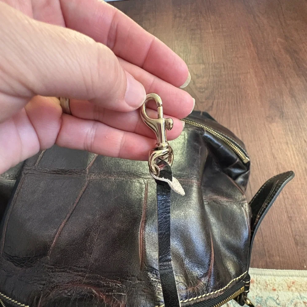 Dooney & Bourke Embossed Leather Hobo Shoulder Bag Brown Zip Pocket - Picture 3 of 10